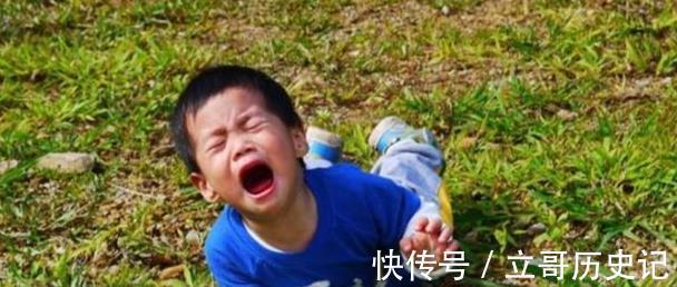 挫折|孩子面对挫折一蹶不振,父母巧用逆商思维,让孩子轻松面对挫折