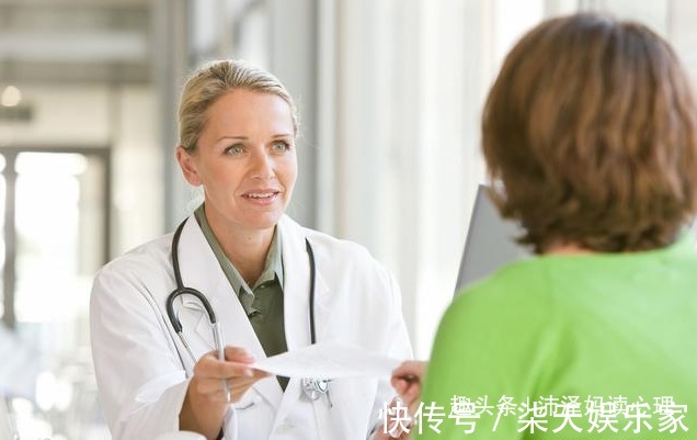 二宝|一岁宝宝一次能吃一小碗米粉、稀粥,却遭到育婴师狠狠地批评