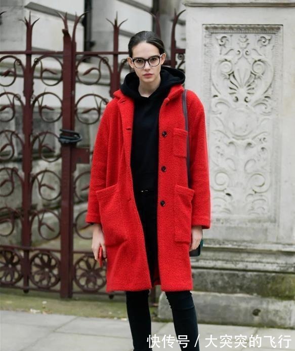 穿搭 秋冬必备的“摇粒绒外套”,今年流行这4种穿法,温暖又高级!