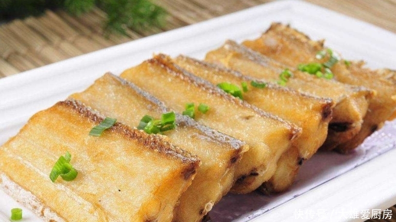 炸带鱼，淀粉面粉用哪个？厨师：全错！只需一碗它，金黄酥脆不软