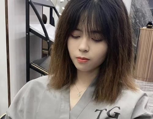 35岁女人染发前,先看你适合什么发色,简单从4点判断,不会错