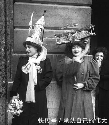 新娘|“天国新娘”在人间:轮刑、书、剑,基督圣女备受艺术偏爱?