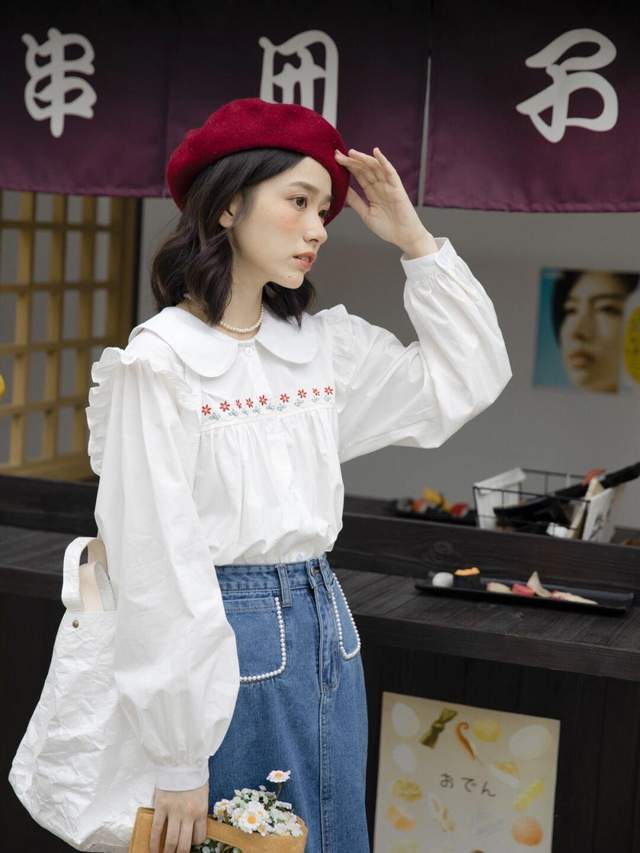 小个子 换季到底怎么穿?卡其色风衣+牛仔裙,日系又复古,美翻整个秋天