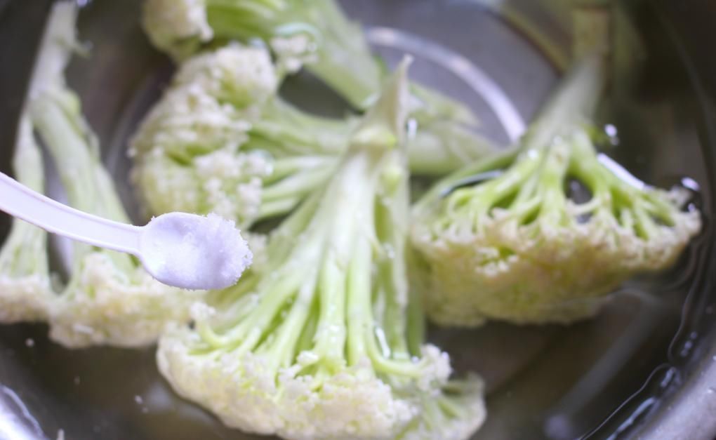 焯水|炒花菜,直接炒还是先焯水?都错了,大厨教你一招,花菜又香又脆