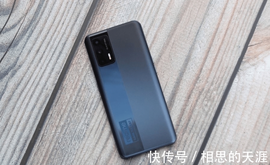 闪速版|12GB+65W+256GB，现已重回2299元，优质旗舰芯手机顶配版售价亲民