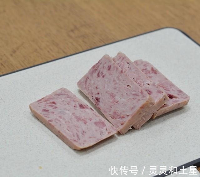 午餐肉芝士三明治,营养丰富,美味可口!午餐肉芝士三明治,营养丰富,美味可口!