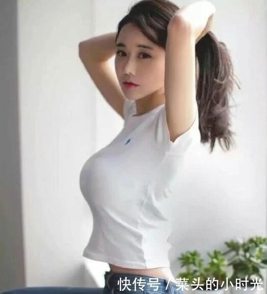 紧致时尚的牛仔裤小姐姐,好身材就是资本,真让人羡慕