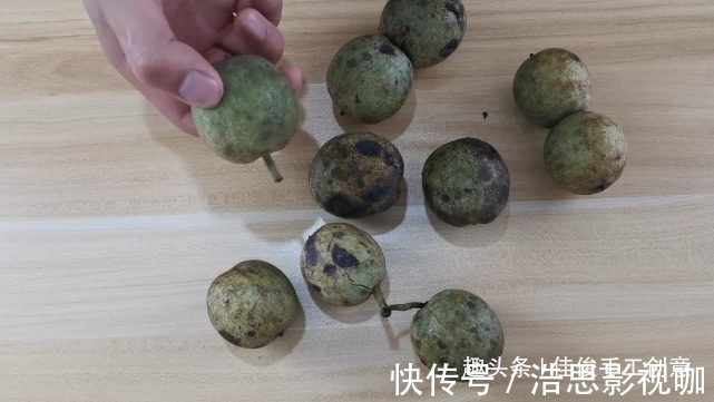 我也是今天刚知道，原来开核桃外壳这么简单，真实用，省时又省力