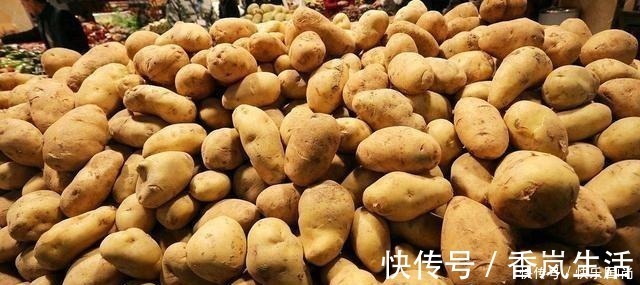 蒸土豆|土豆芽能吃吗小贴士教你如何防止他发芽，你可以放心地储存土豆