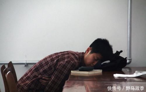 娱乐至死|还在过着“温水煮青蛙”式生活？这3类大学生离“被淘汰”不远了