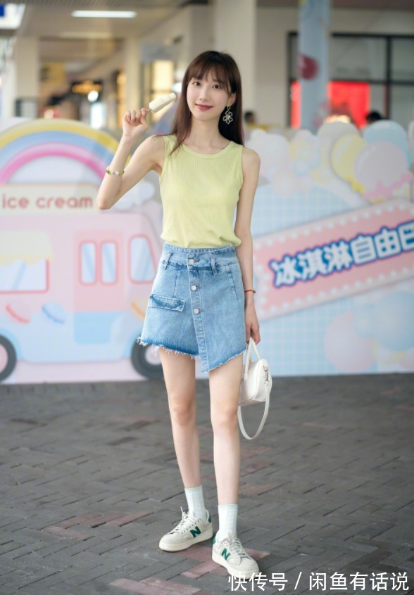 纯色|杭州女生有多会穿?看素人街拍就知道,这19套“半裙”穿搭太美了