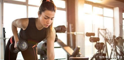 胆固醇|高血脂的人能一天吃一个鸡蛋吗?平时坚持3件事,可有效降低血脂