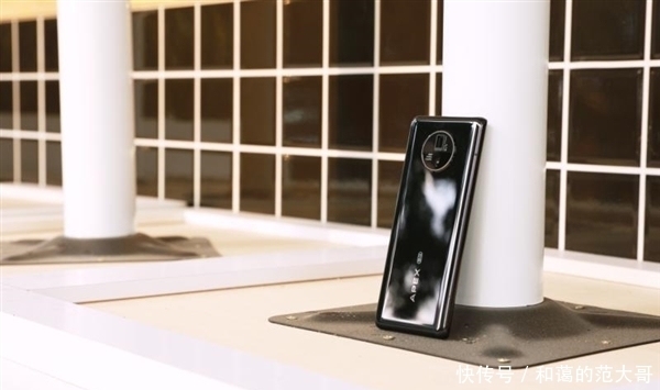 卷轴屏概念机|未量产一律按PPT手机处理!盘点那些华而不实的概念机