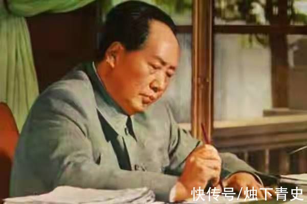 毛主席！1952年，一位教授建议修改《七律·长征》，毛主席知道后如何回应