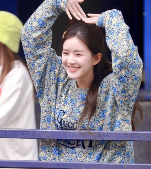  期待值|《快本》路透，赵露思林雨申甜蜜售后，看到成毅也在期待值爆棚