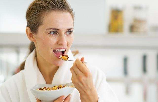 小蛮腰|想减肥的人,坚持早起2要、睡前3不要,或许让你悄悄瘦出小蛮腰