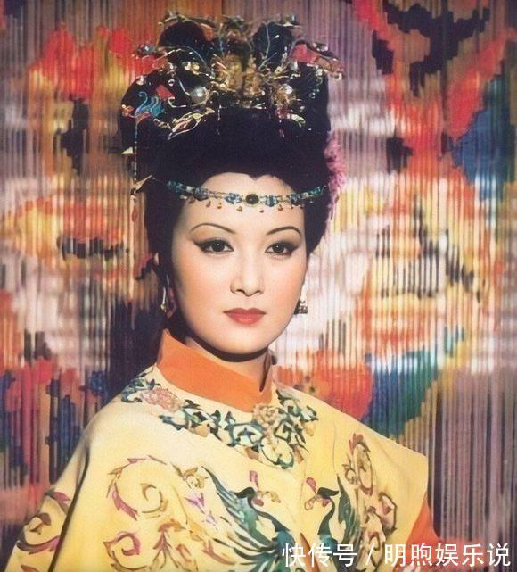 秦可卿!秦可卿的房间那么奢华,为何还要摆着个木瓜?作者用意太深了