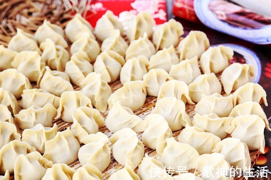 小技巧|白菜猪肉馅饺子，10人9错，3个小技巧，饺子鲜嫩多汁孩子特爱吃
