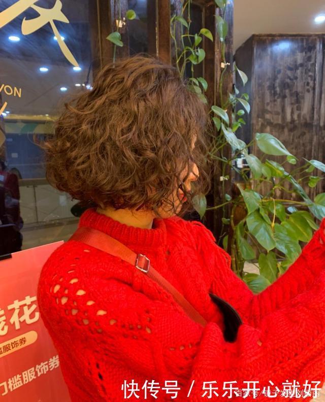 春节发型任你怎么剪,也要试试这21款,蓬松时尚很修饰头型