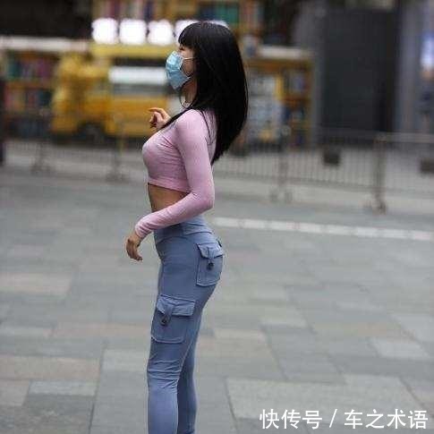 女神 穿“无痕”打底裤的女神,着装风格洋气大方,会怎样!