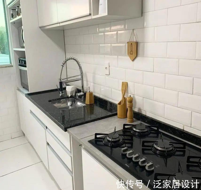 地柜|我为什么没想到,在厨房水槽和燃气灶间留10cm宽,小洞口大作用!