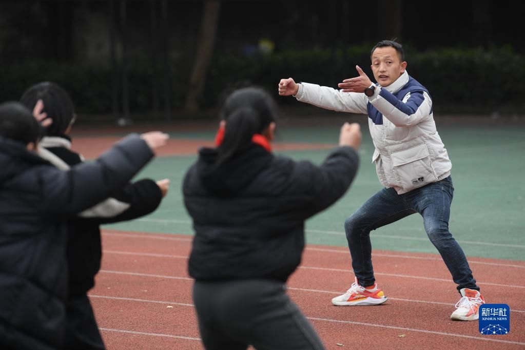 训练！江南古镇的“雄狮少年”