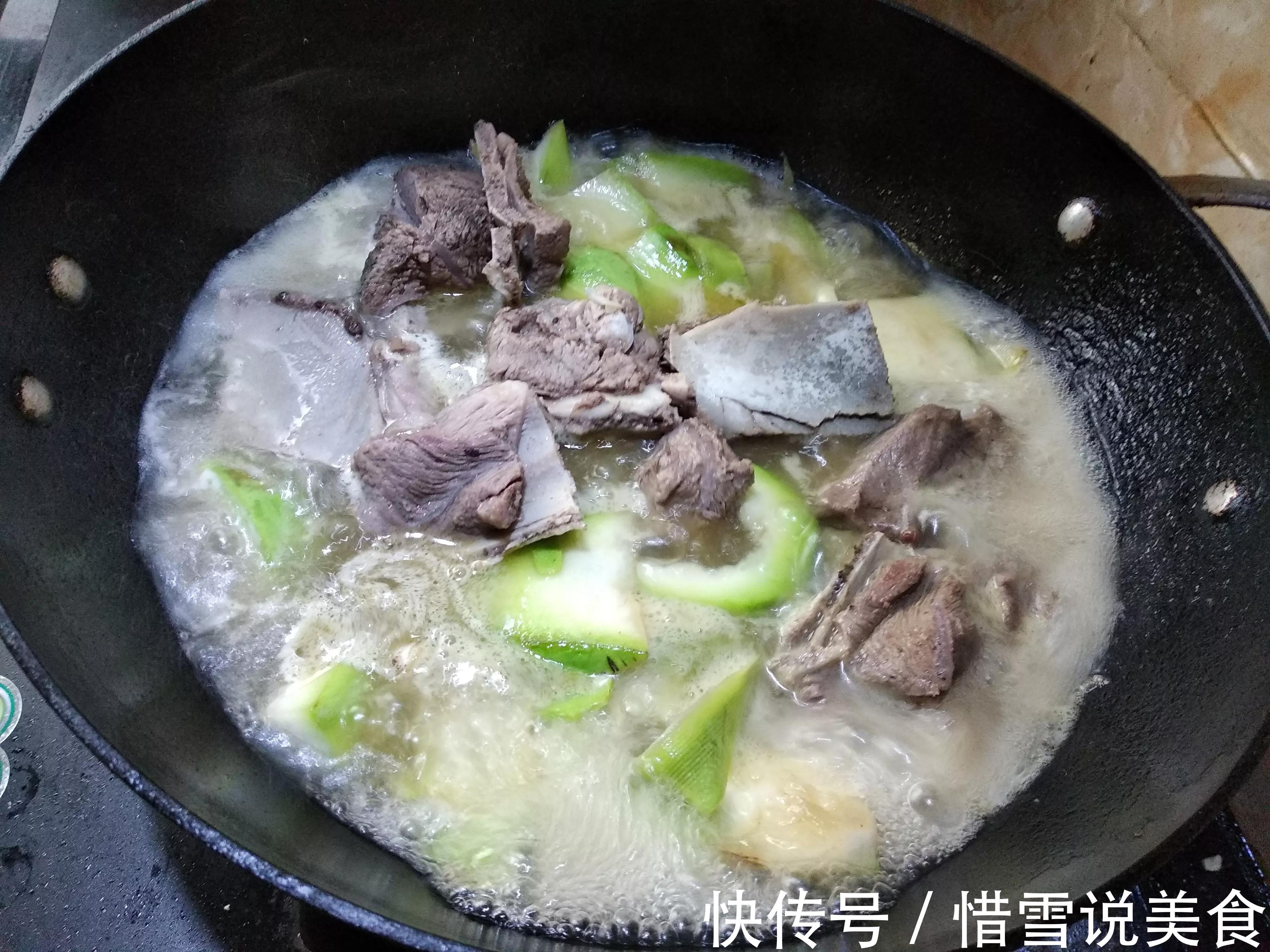 入秋后,要吃这菜得抓紧,跟骨头炖鲜嫩又营养,错过可要再等一年