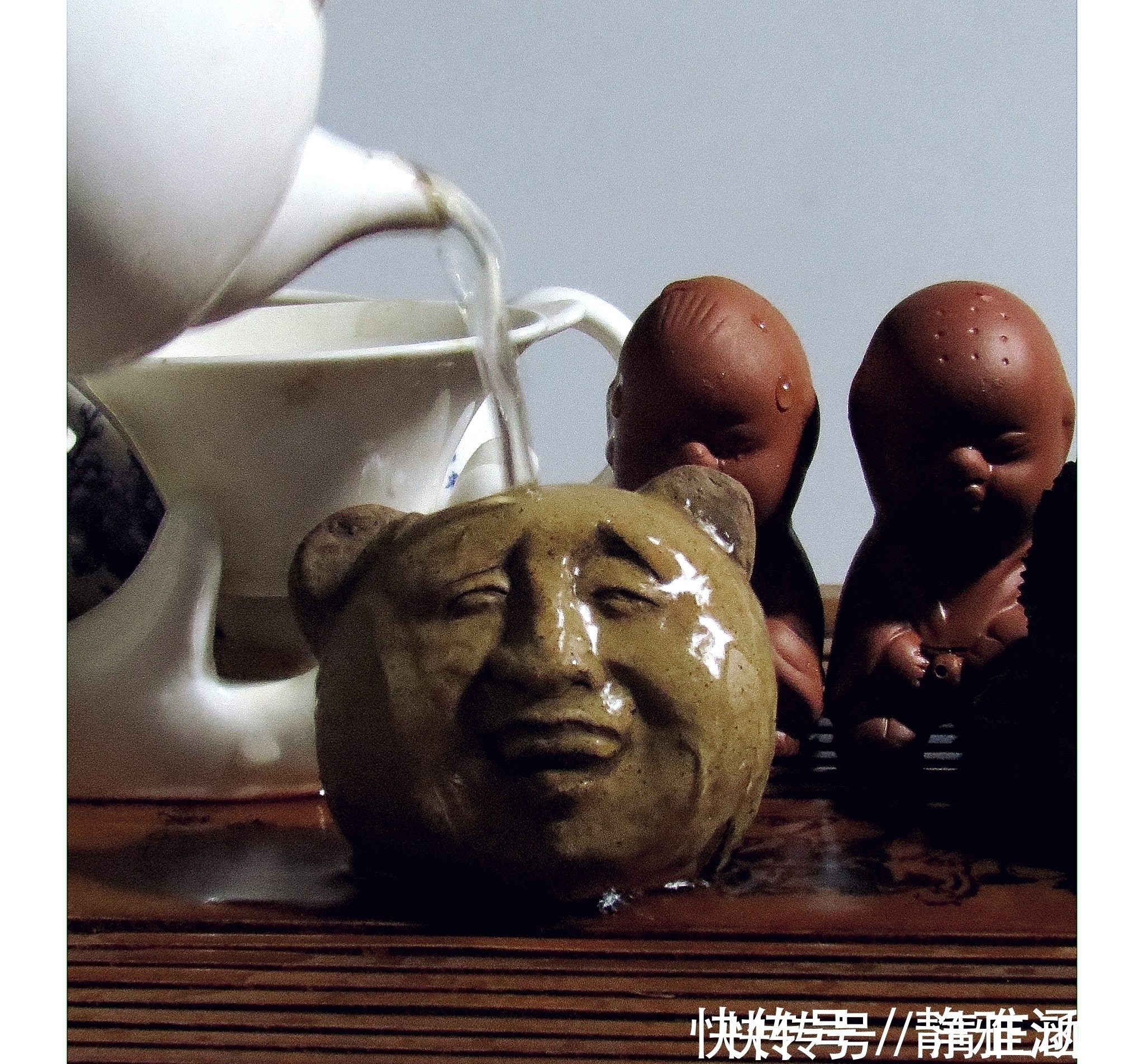 |爆笑段子:她从包里掏手机看时间,然后说了句“卧槽”