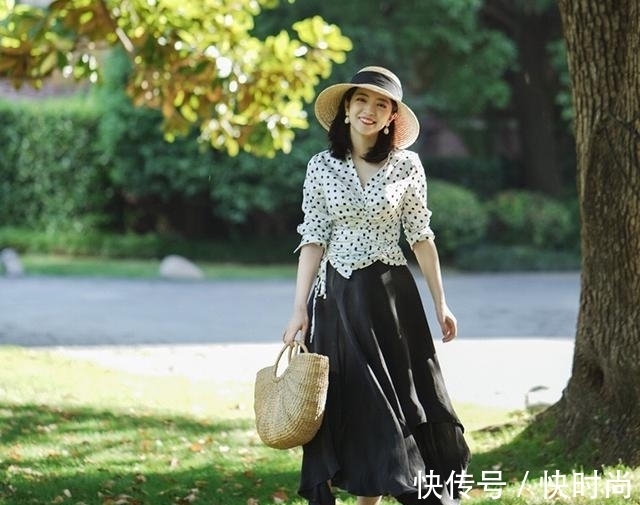 存在感 让人“哇塞,好漂亮”的碎花穿搭,照着穿美丽整个春天