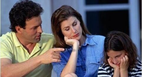 讨好型人格|孩子在外面被欺负,千万不要教他说这三个字,否则会越来越软弱