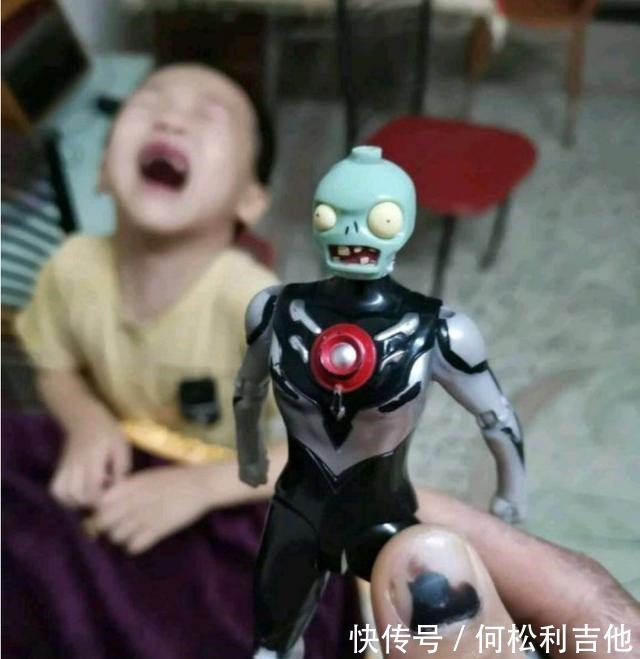 黑化奥特曼|网友疑问好不容易帮表弟修好奥特曼,为什么哭得更厉害了