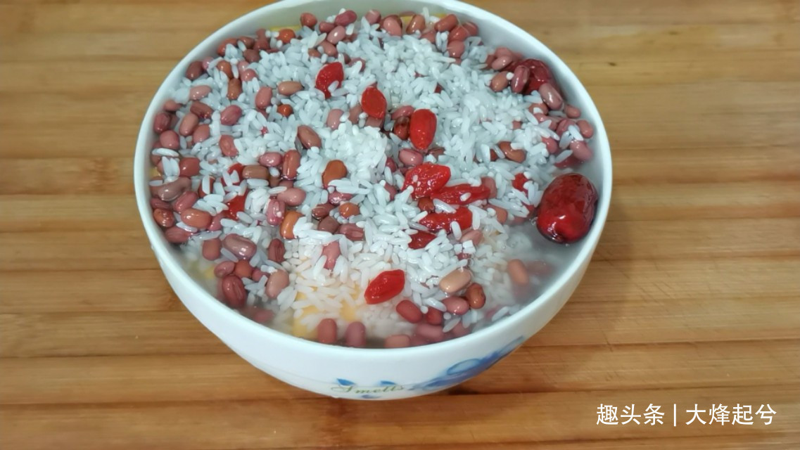 秋冬板栗营养，用板栗南瓜做解腻小甜品，香甜软糯，美味又可口