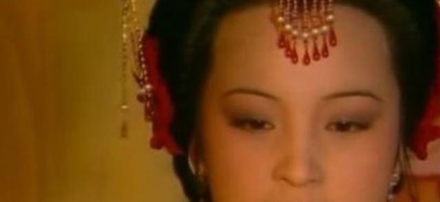 贾元春#《红楼梦》贾元春封贵妃的时候,很多人觉得很奇怪,为什么!