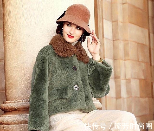 女人|今年流行的几款外套，50岁女人穿上年轻最少10岁，太好看了