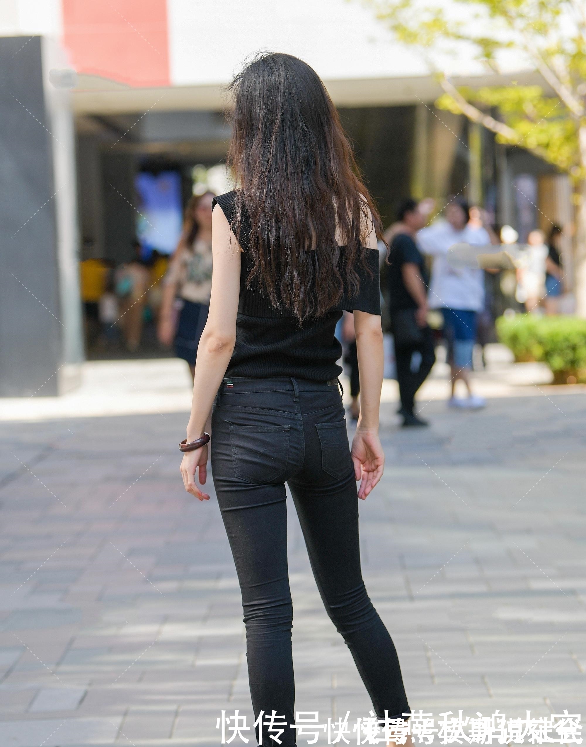 肩带|绝美甜酷风黑色穿搭，又帅又美可盐可甜，一种凌厉而大气的美