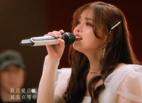 梦想的声音|黄霄云已经可以和李克勤“平起平坐”了？