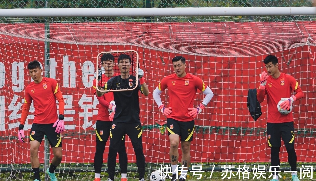 李金羽|李霄鹏执教至2023年后又有好消息，教练团队敲定3人，2人曾是队友
