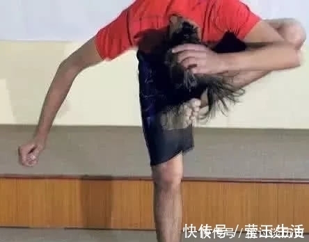 纪录|吉尼斯世界之最:男子一人破145个纪录,网友:这是家里有矿吧