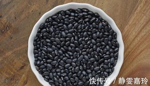 乌黑|女性朋友想要有一头乌黑亮丽的头发,不妨常用这“三黑”打浆来喝