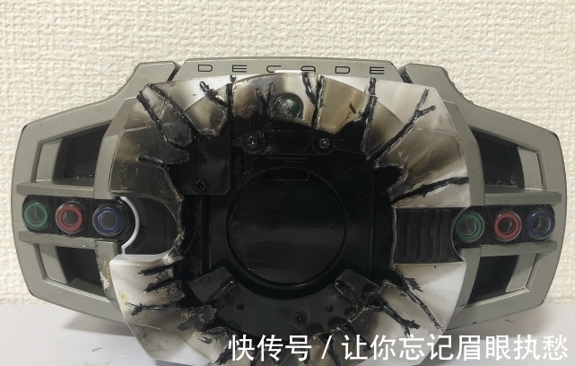 假面骑士:粉丝花10万改装变身器,网友吐槽浪费,两年后青铜变王者