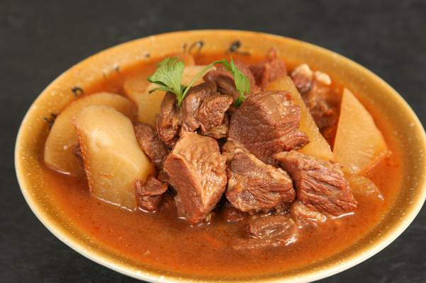 炖牛腩,切记不要焯水,大厨教你一窍门,牛肉又香又软烂,没腥味