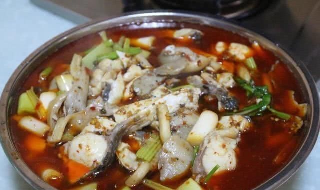  搅拌均匀|水煮鱼一煮就碎？因为你只会加淀粉，少了这1样，不碎就怪了