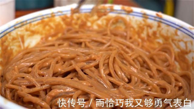 红薯|粉条不要炖白菜了，教你新做法，一次做一盆，给肉都不换，真解馋