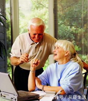 筋脉|长寿的人,一般背上会有“这表现”,若你也有,可能也会长寿