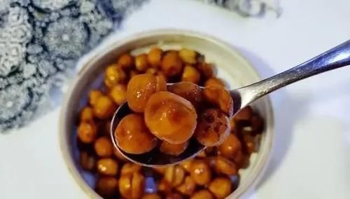 失眠最怕这小果，30一斤，这样做每天吃几个，养心安神助睡眠