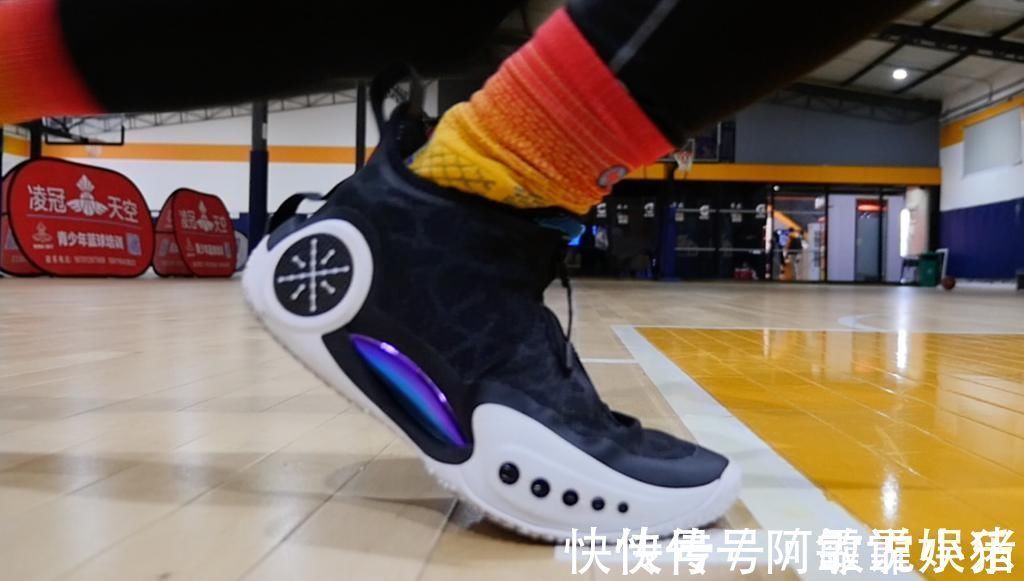 zk7|最适合大众的旗舰签名实战鞋！虽是国产卖千元也别喊贵