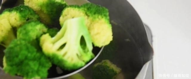 好吃|蚝油是一开始就放，还是最后放？大厨：放对了鲜十倍！难怪不好吃