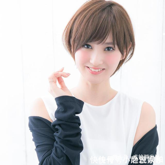发际线 圆脸女生剪短发要记住这三点,按这八款发型设计,减龄瘦脸更时尚