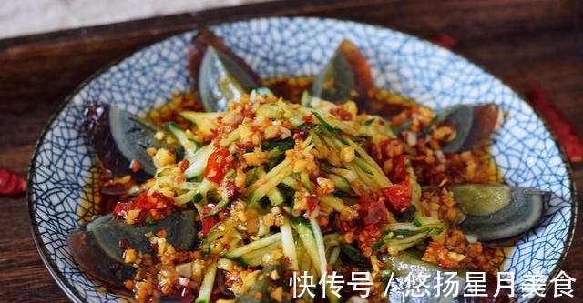 鲜嫩|和我一起做凉拌皮蛋黄瓜,不仅脆爽鲜嫩,更是让你畅享美味时光!