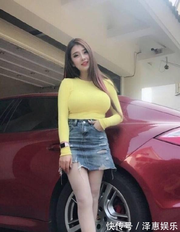 气质 衣服是气质的延伸,“底子”好养眼,牛仔裙恰到好处!